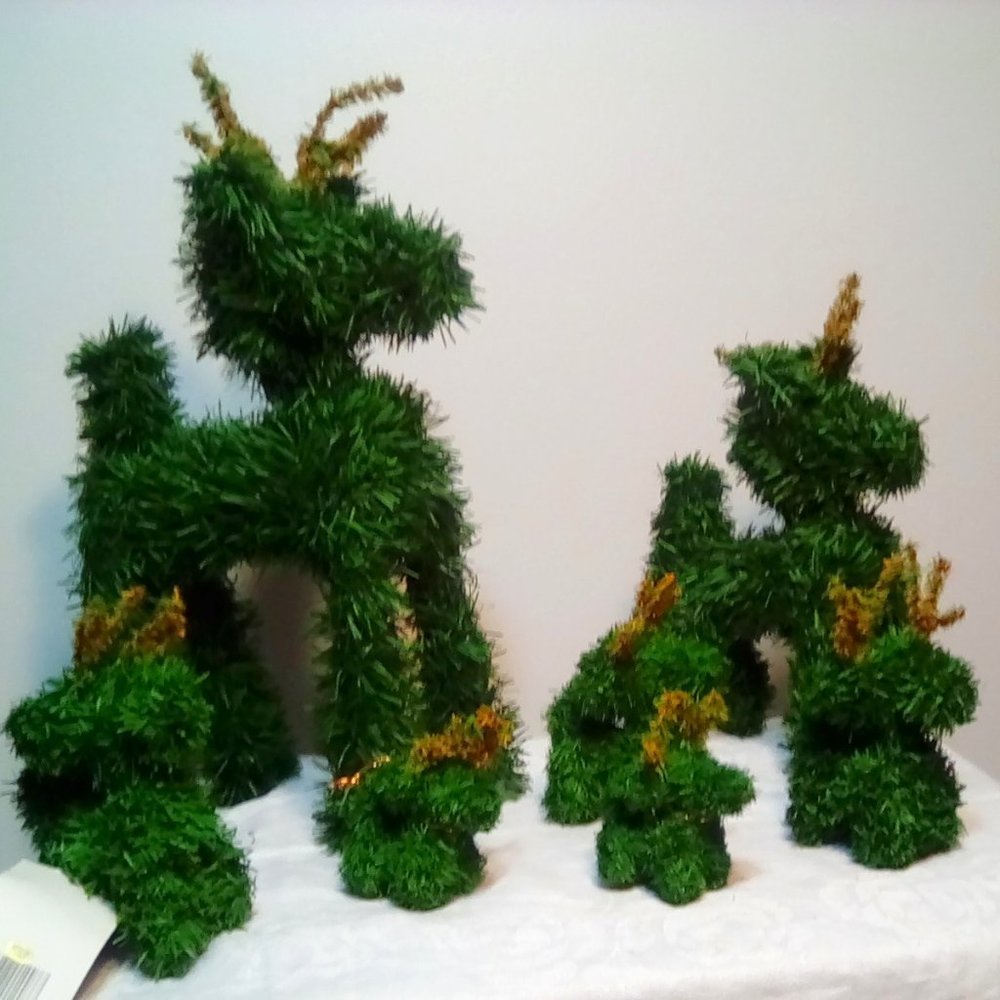 Lot of 7 new reindeer family Christmas holiday decoration